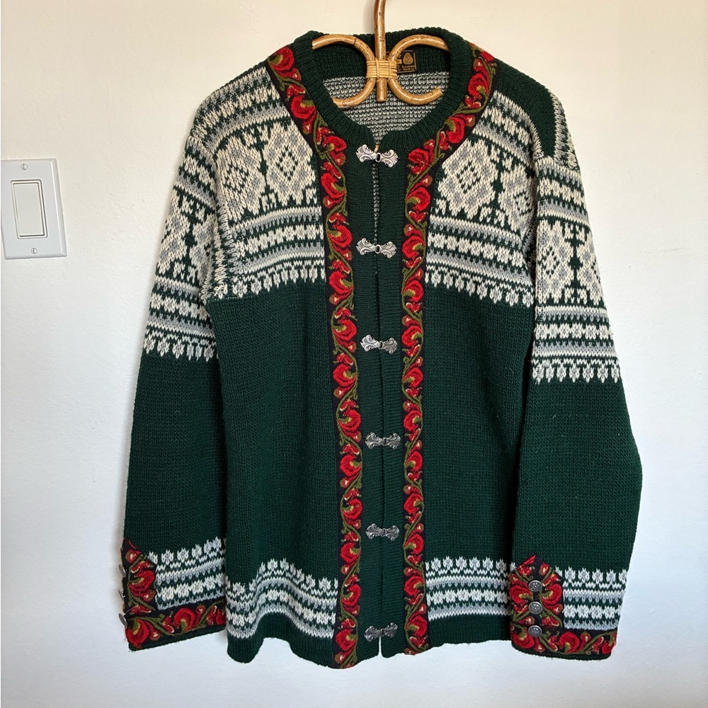 Vintage Nordstrikk Wool Knit Sweater with Pewter Clasps Womens size Large